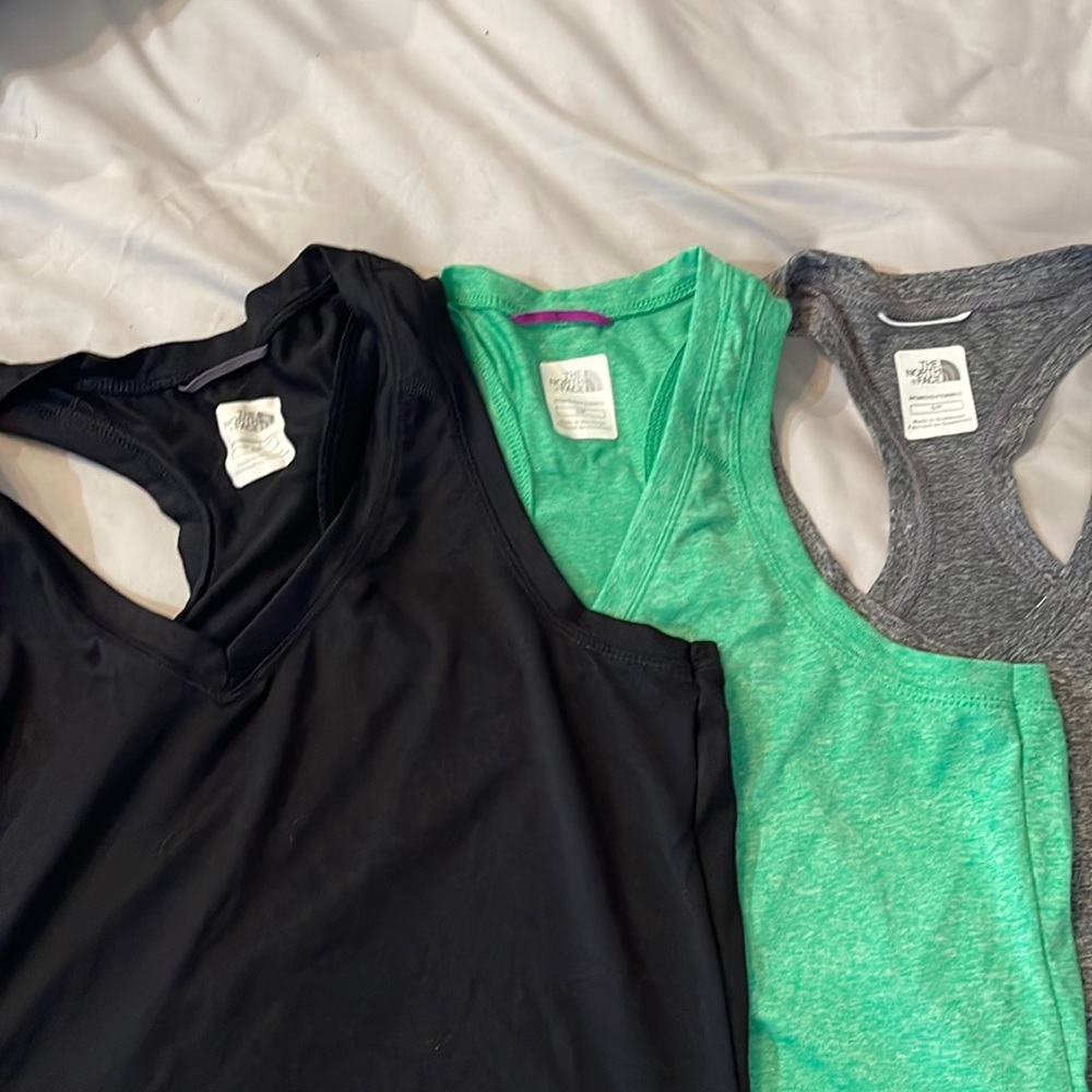 3 the north face shirts in excellent condition